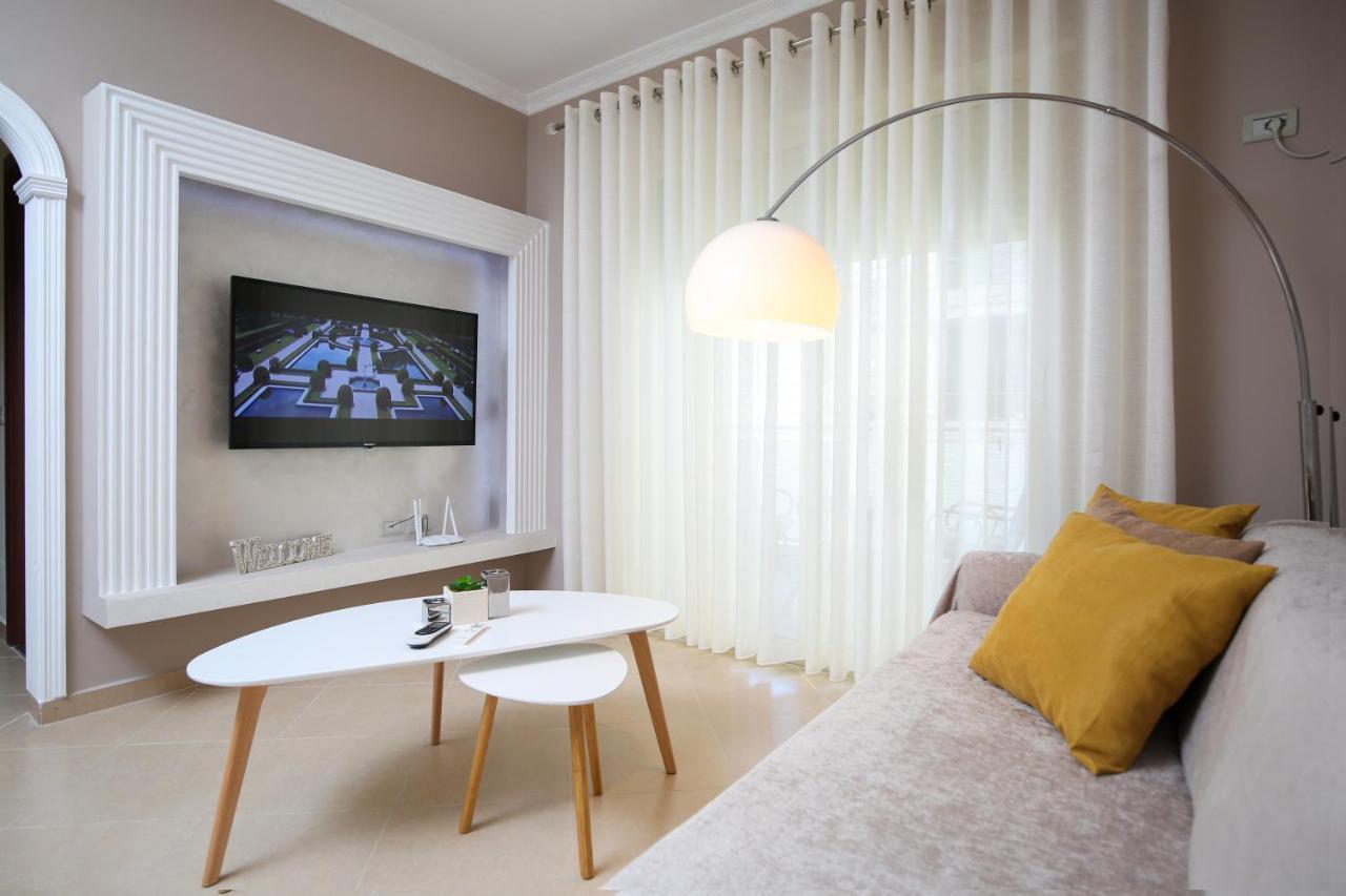 Tafa Deluxe Apartment Vlorë Exteriör bild