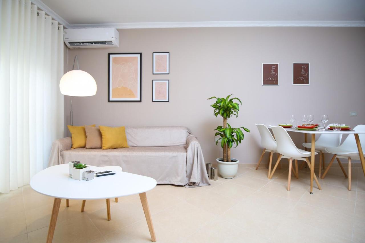 Tafa Deluxe Apartment Vlorë Exteriör bild