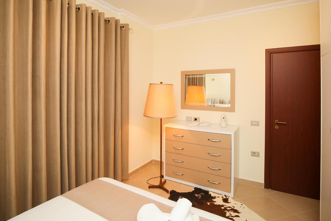 Tafa Deluxe Apartment Vlorë Exteriör bild