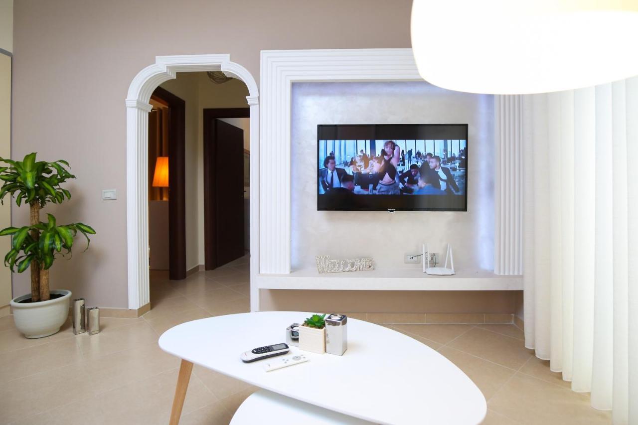 Tafa Deluxe Apartment Vlorë Exteriör bild